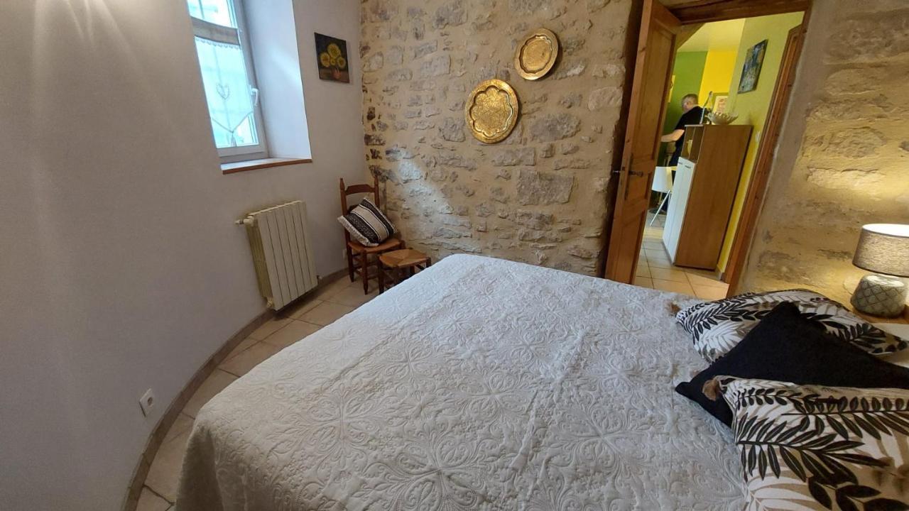 Appartement Le Petit Cocon à Vénéjan Extérieur photo