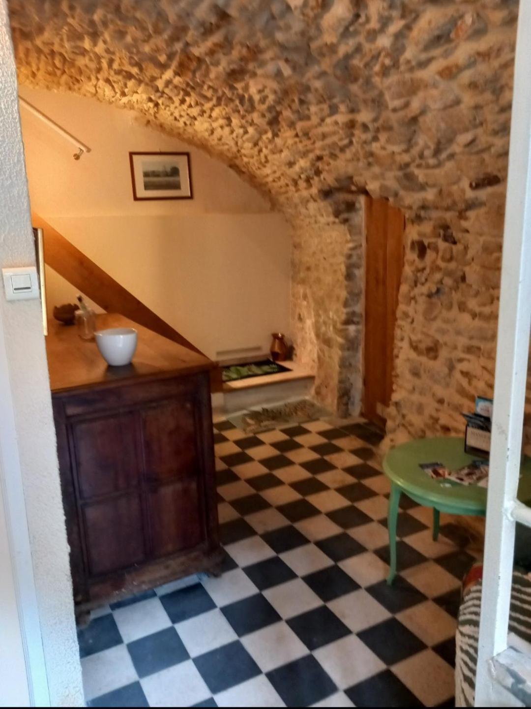 Appartement Le Petit Cocon à Vénéjan Extérieur photo